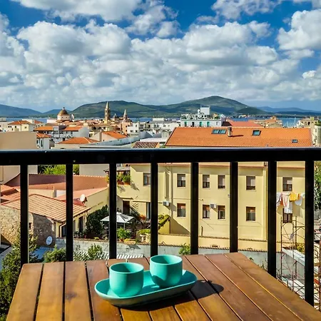 Roof Garden Bed and Breakfast 3*