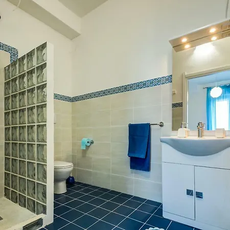 فندق مبيت وإفطار Roof Garden 3*