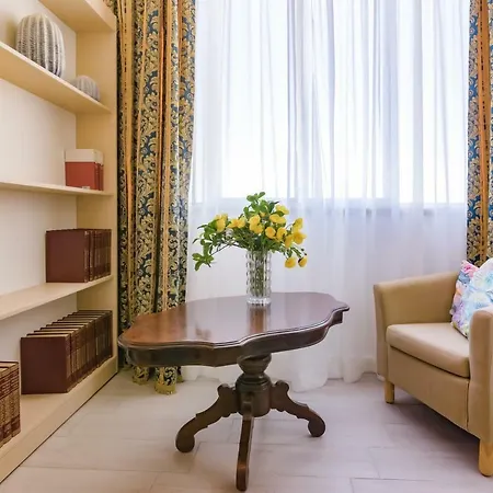 Roof Garden فندق مبيت وإفطار 3*